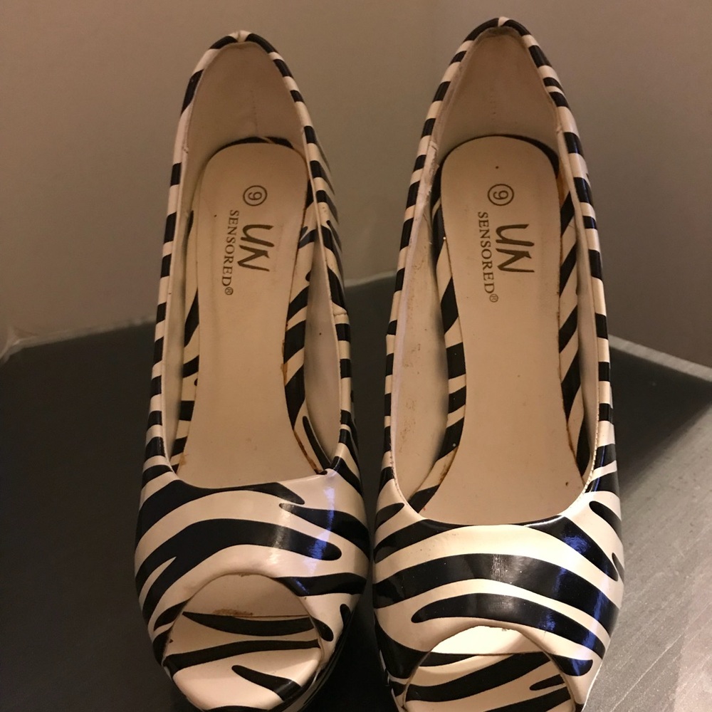 Zebra shoes - Picture 2 of 3