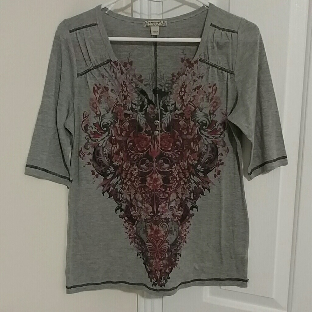 Graphic gray and red loose fitting top