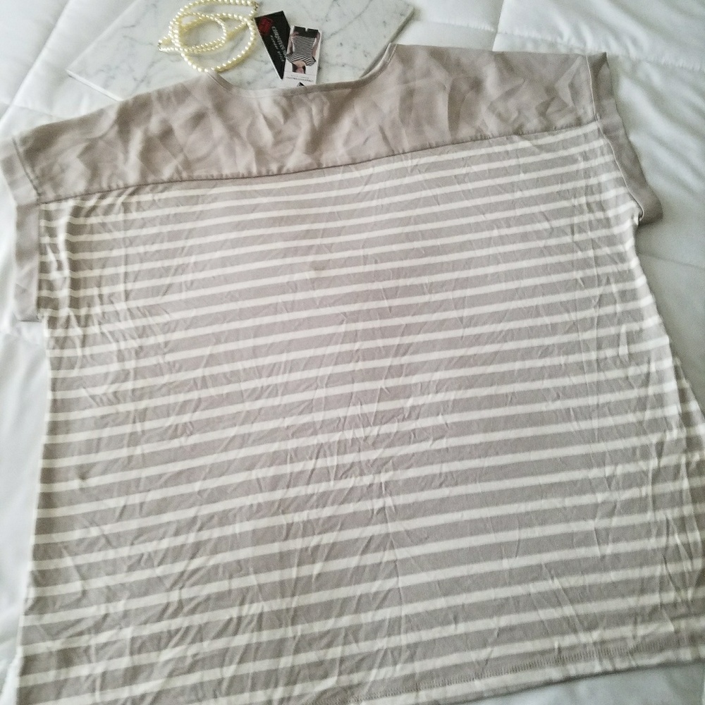 Christian Soriano's cream blouse - Picture 2 of 3