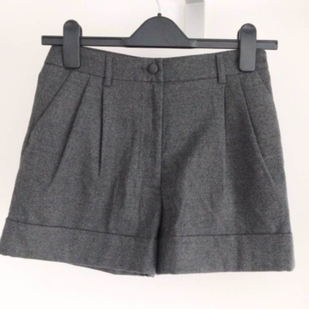 ❌SOLD❌ NWT H&M Wool-Like Dark Grey Shorts Sz 2 - Picture 1 of 7