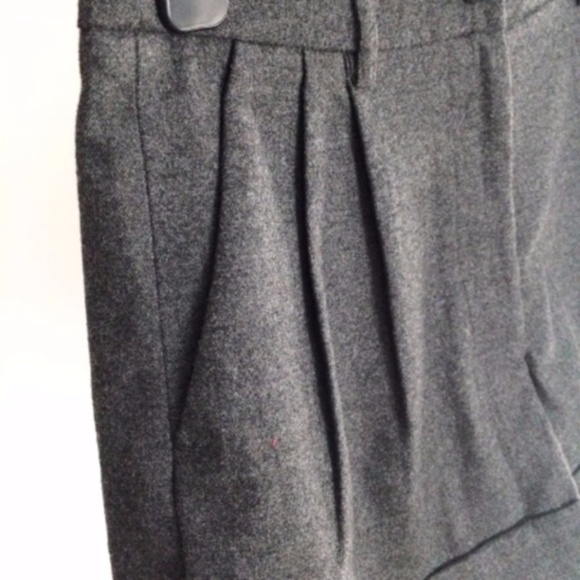 ❌SOLD❌ NWT H&M Wool-Like Dark Grey Shorts Sz 2 - Picture 3 of 7