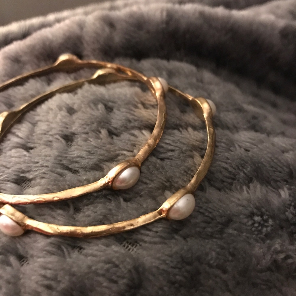 Pearl bangles