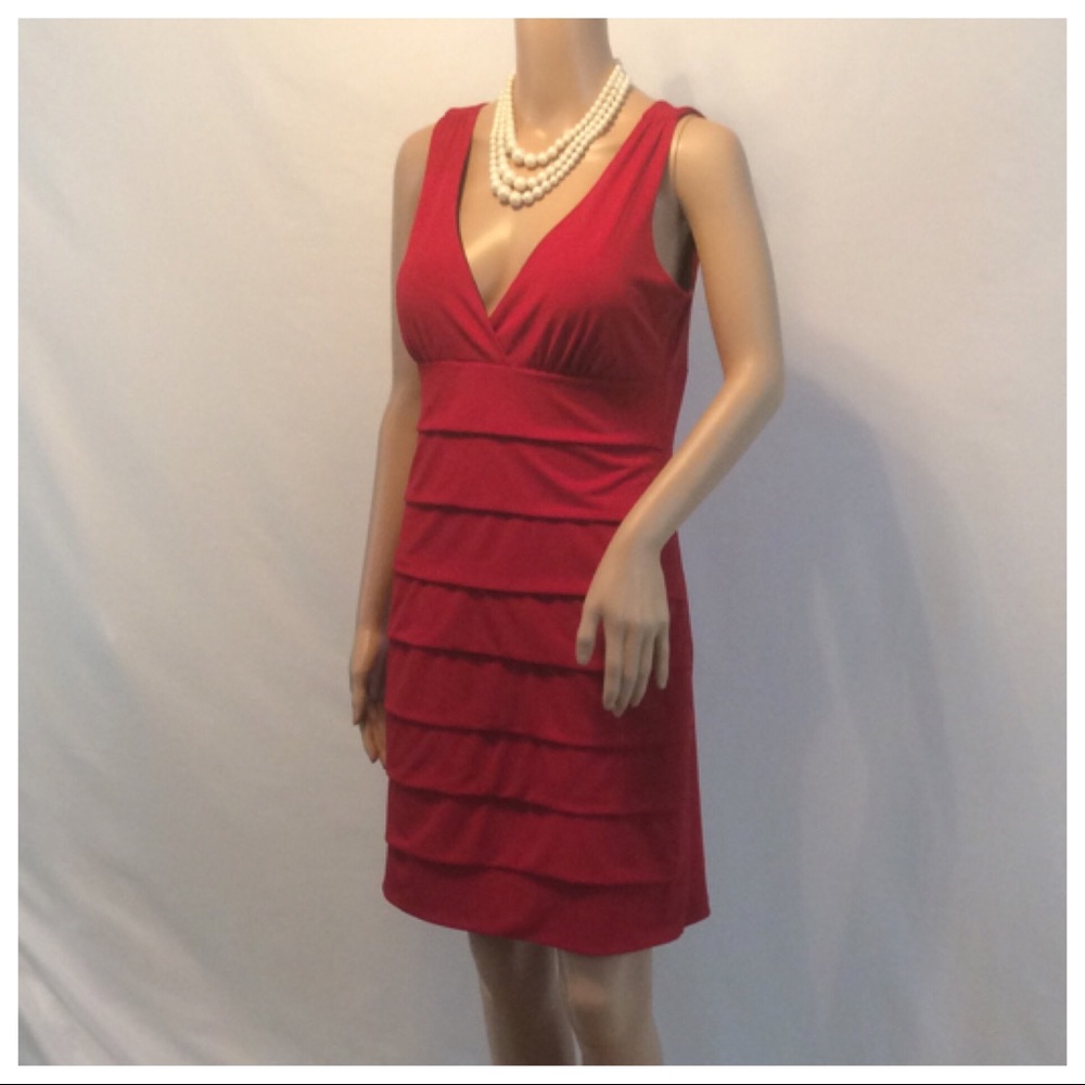ENFOCUS STUDIO Sleeveless V-Neck Dress