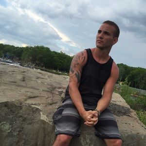 Meet your Posher, Adam