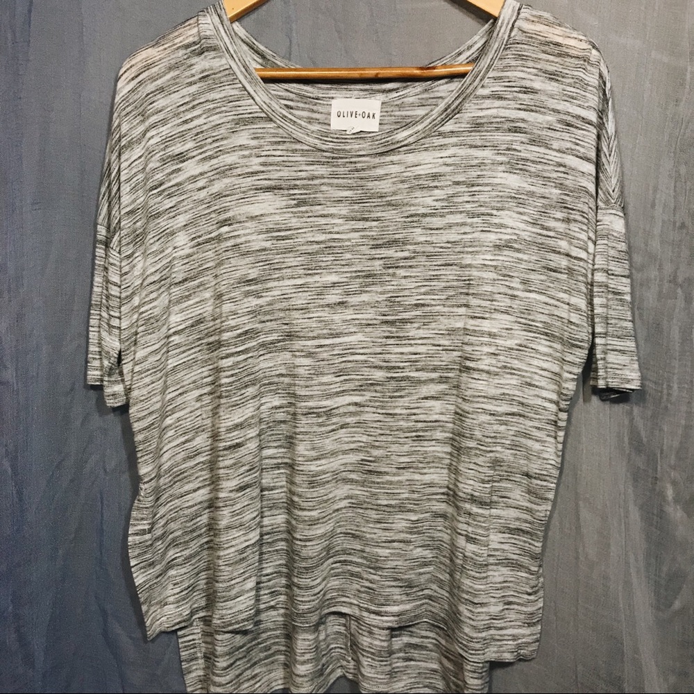 grey and white olive & oak tee // NWOT