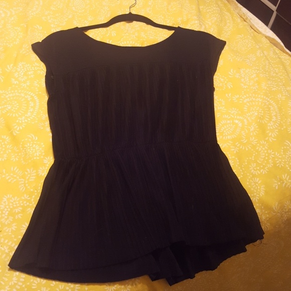 Black shirt - Picture 1 of 3