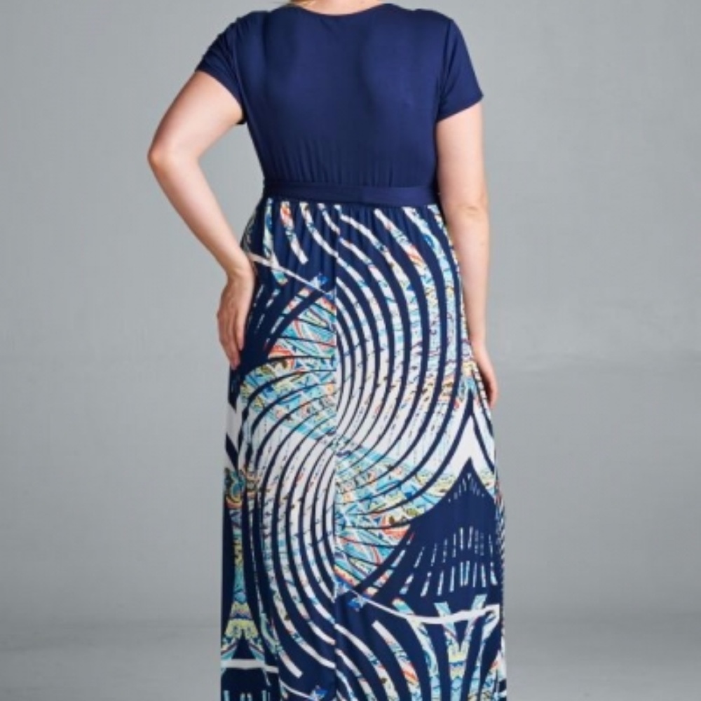 🌟Plus Size Faux Wrap Contrast Maxi Dress🌟 - Picture 3 of 5