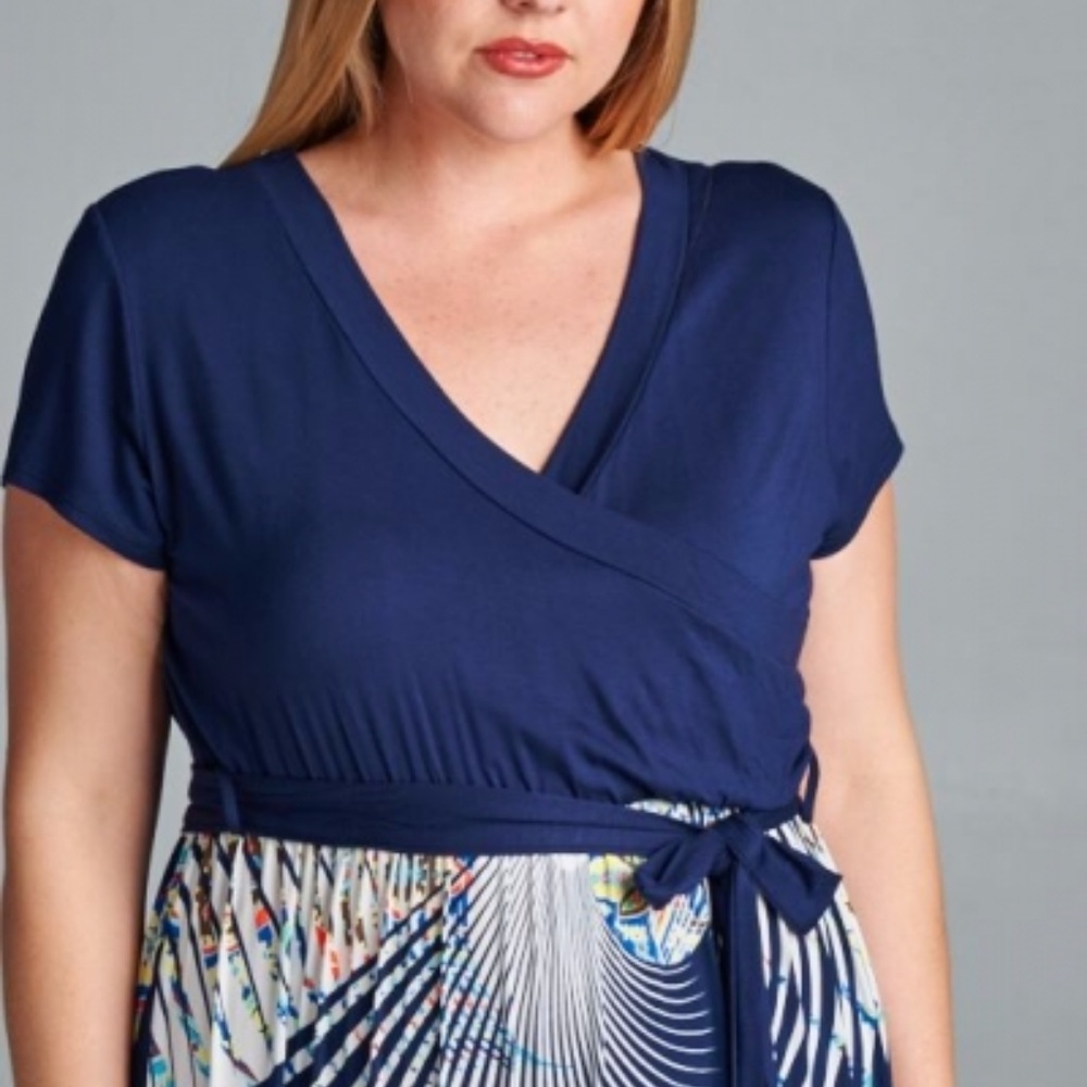 🌟Plus Size Faux Wrap Contrast Maxi Dress🌟 - Picture 5 of 5