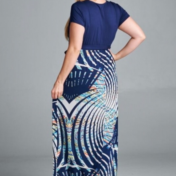 🌟Plus Size Faux Wrap Contrast Maxi Dress🌟 - Picture 4 of 5