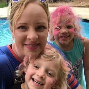 Meet your Posher, Laura