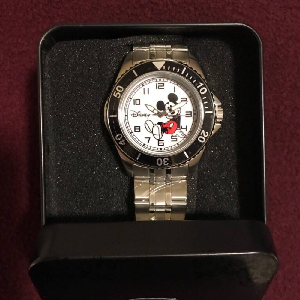 Disney Mickey Mouse unisex watch.