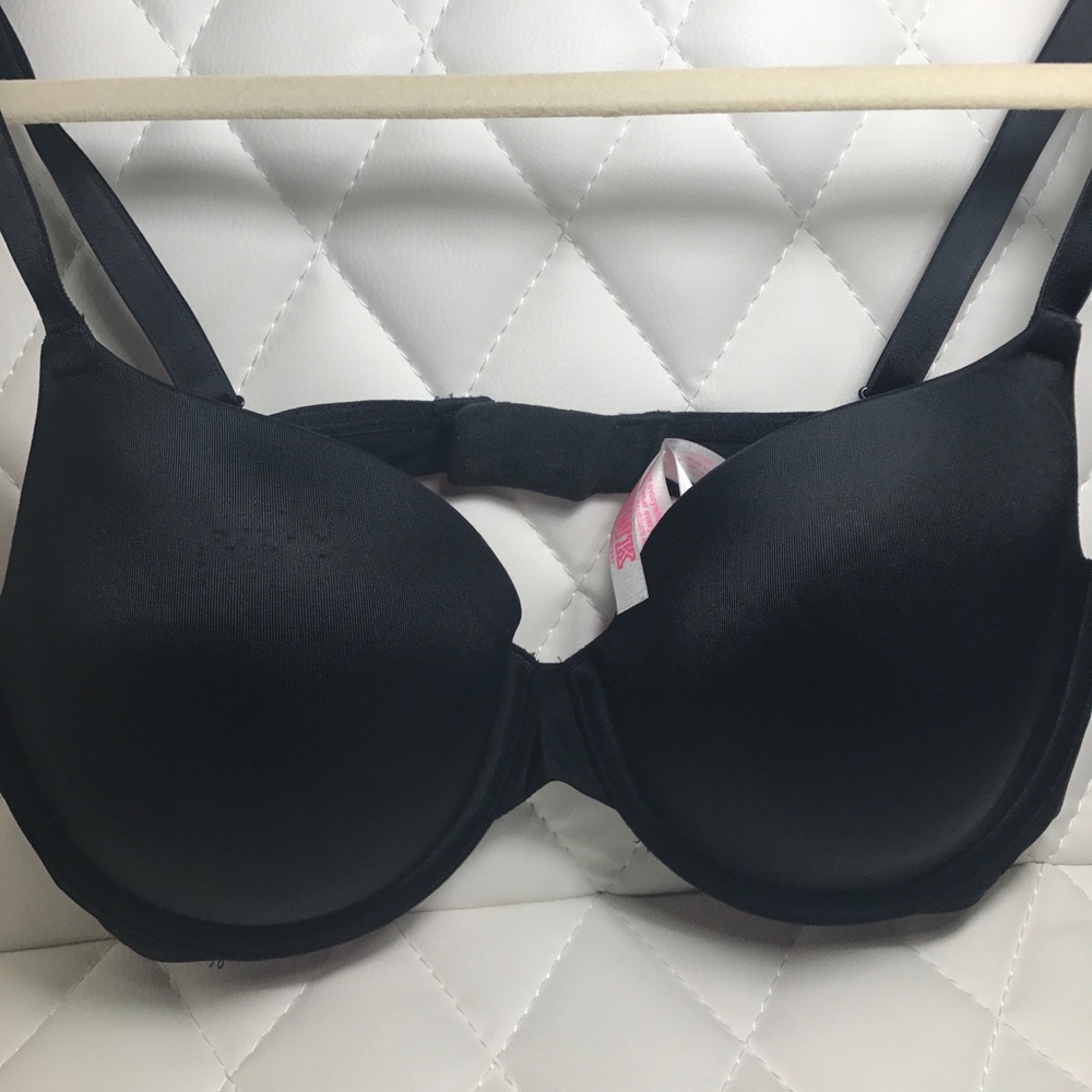 PINK wear everywhere t-shirt lightly lined 36C