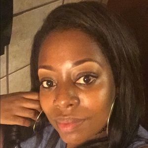 Meet your Posher, Ayeshia