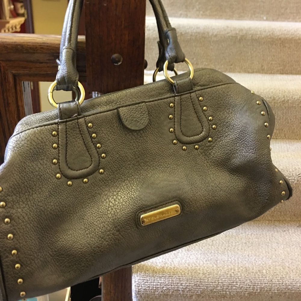 Steve Madden silver gray handbag in EUC.
