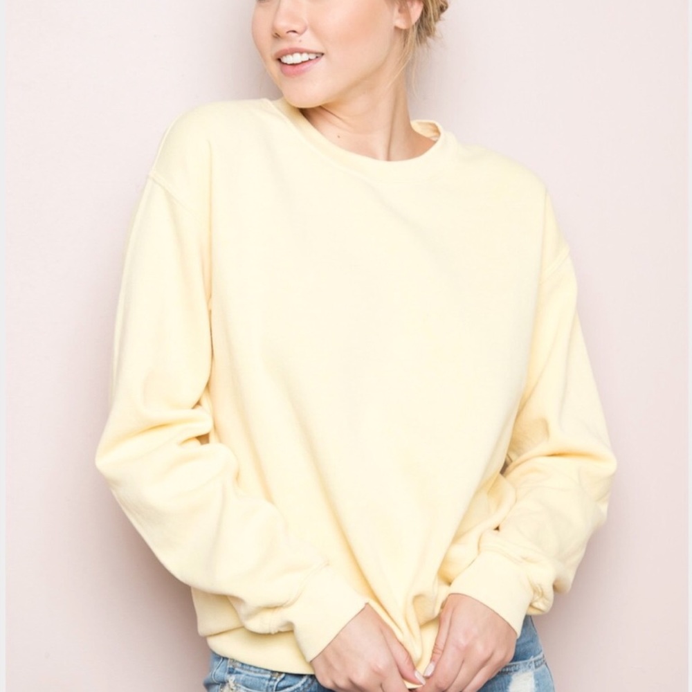 🐤 Brandy Melville light yellow sweater🐤 - Picture 2 of 8