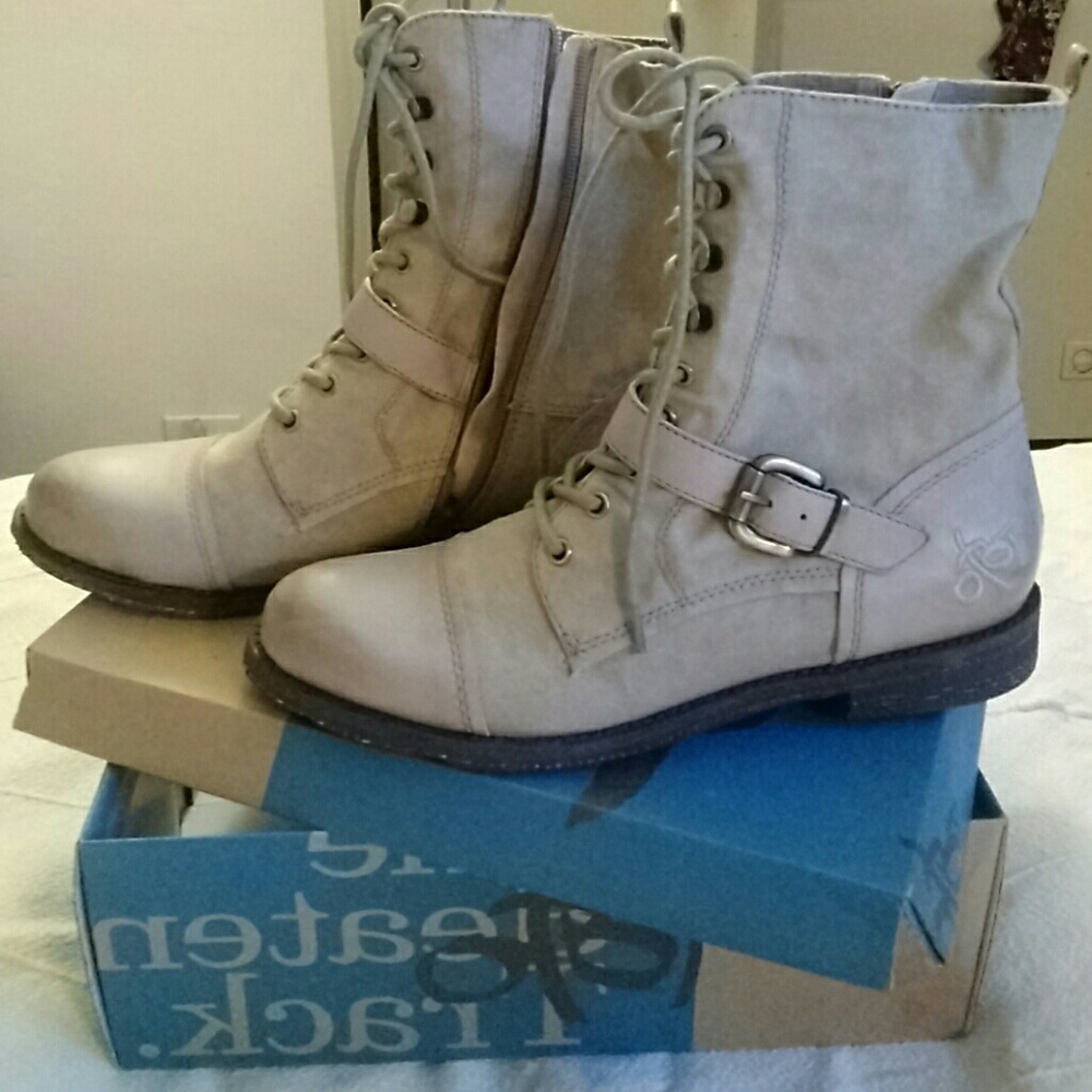 NEW  OTBT Women's Hutchinson Ankle Boot - Beige