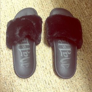 Super cozy fuzzy slipper shoes