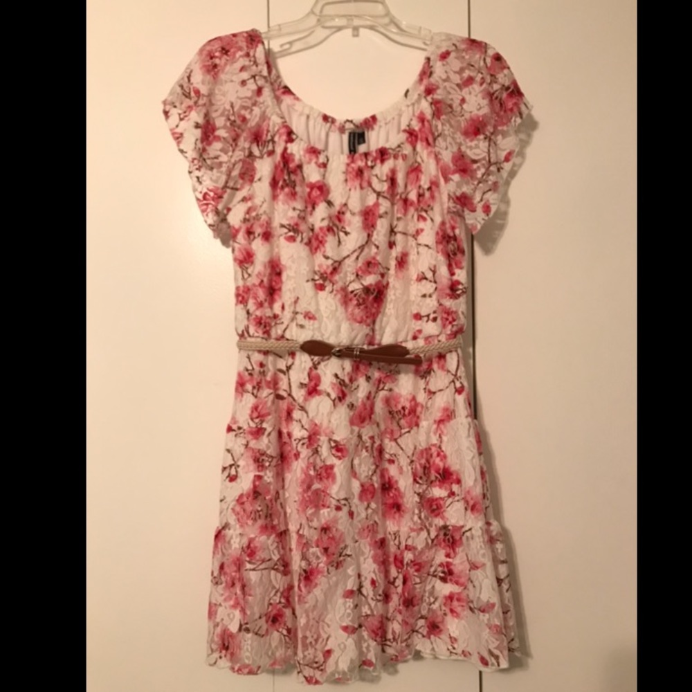 Floral lace dress with belt