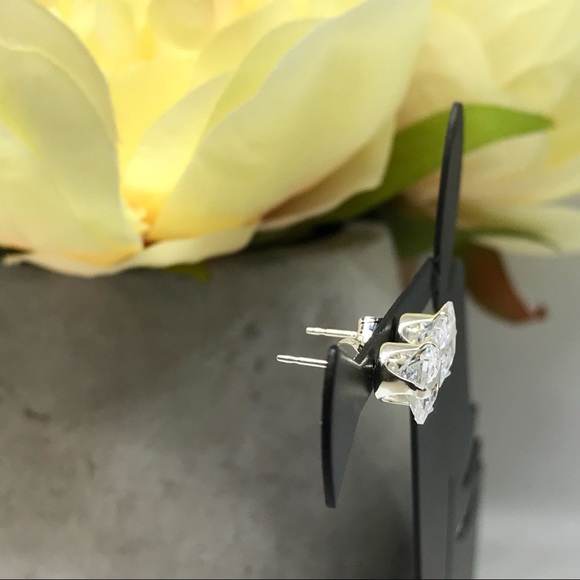 🛍Sterling Silver Square CZ Stud Earrings 6mm🛍 - Picture 3 of 3