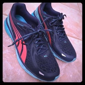 Men's Puma athletic shoes size 9.5 SOLD
