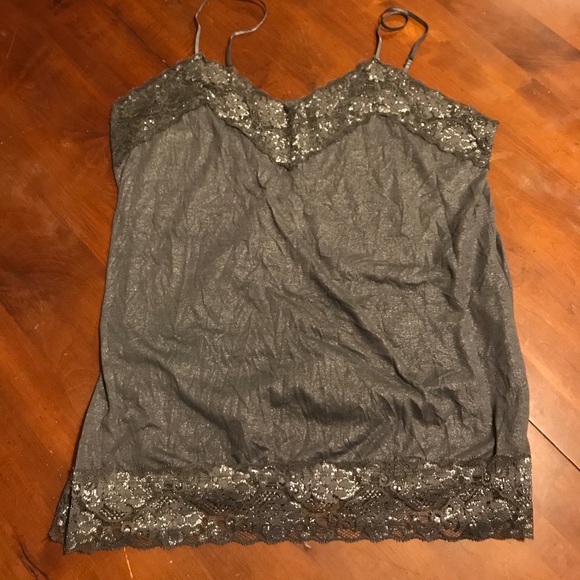 Lot of 2 2xl shimmery lace camis - Picture 3 of 8