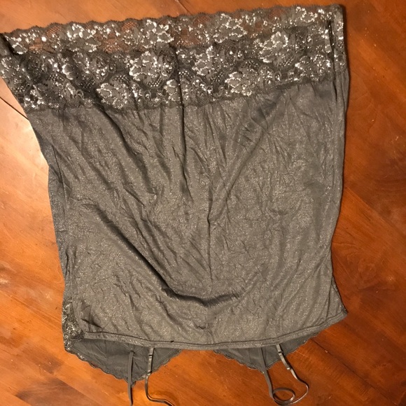 Lot of 2 2xl shimmery lace camis - Picture 4 of 8