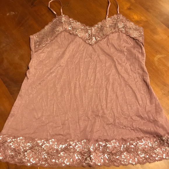 Lot of 2 2xl shimmery lace camis - Picture 6 of 8