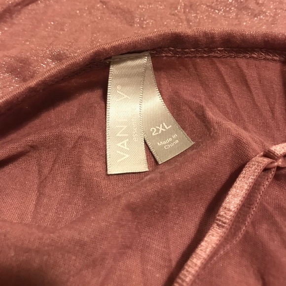 Lot of 2 2xl shimmery lace camis - Picture 8 of 8