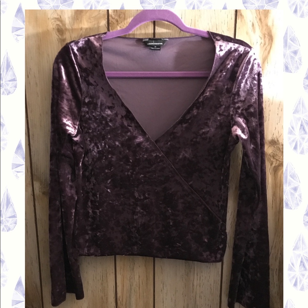 Moda International... Purple Velvet  Blouse Sz. M