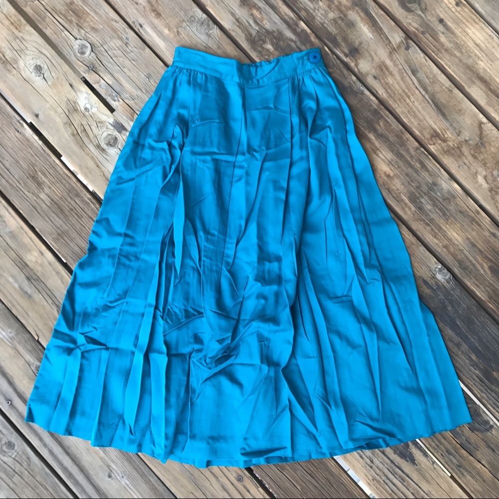 🎉SOLD ON MERCARI🎉 Vintage midi skirt