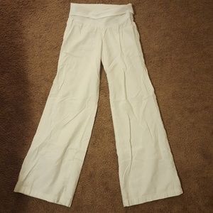 White linen Old Navy pants