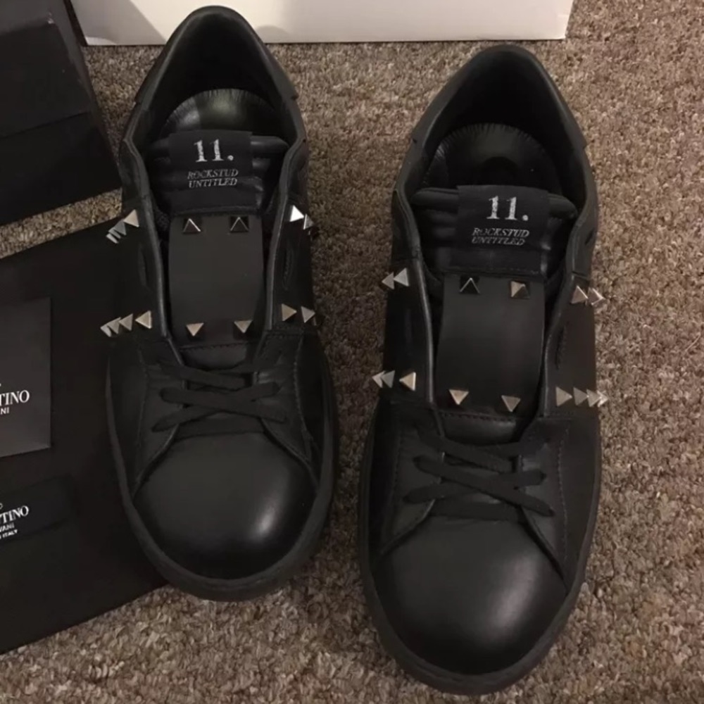 Valentino Rockstud Sneakers - Picture 2 of 6