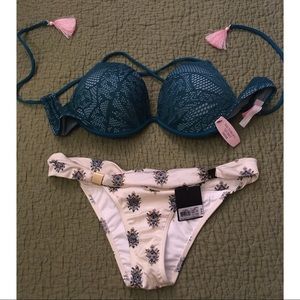 NWT Victoria's Secret push up bikini.
