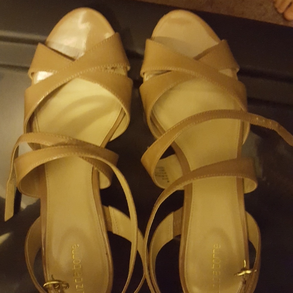 Liz Claiborne Nude Wedges