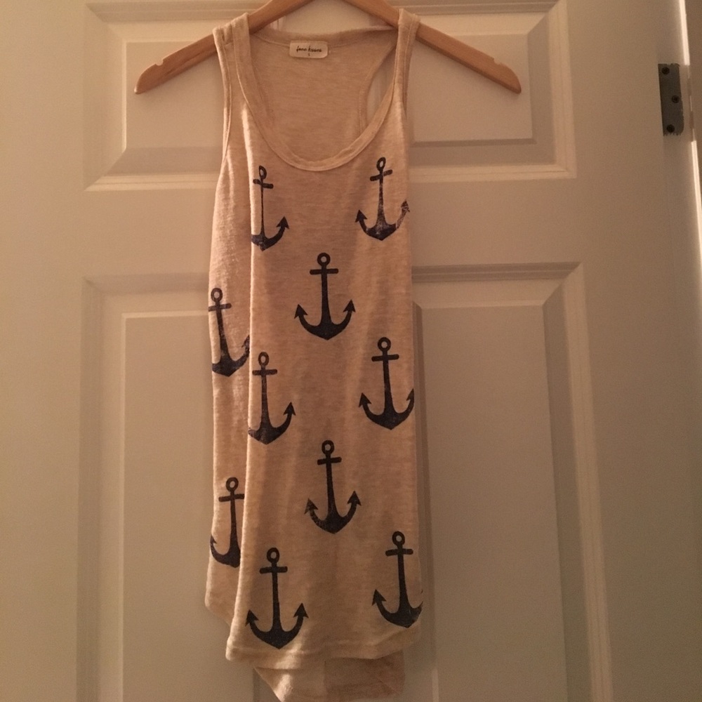 Free kisses anchor tank