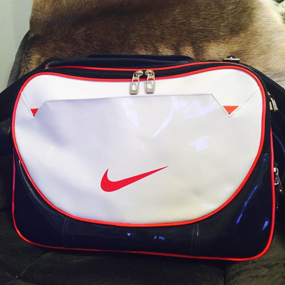 NWOT Nike Messenger Bag