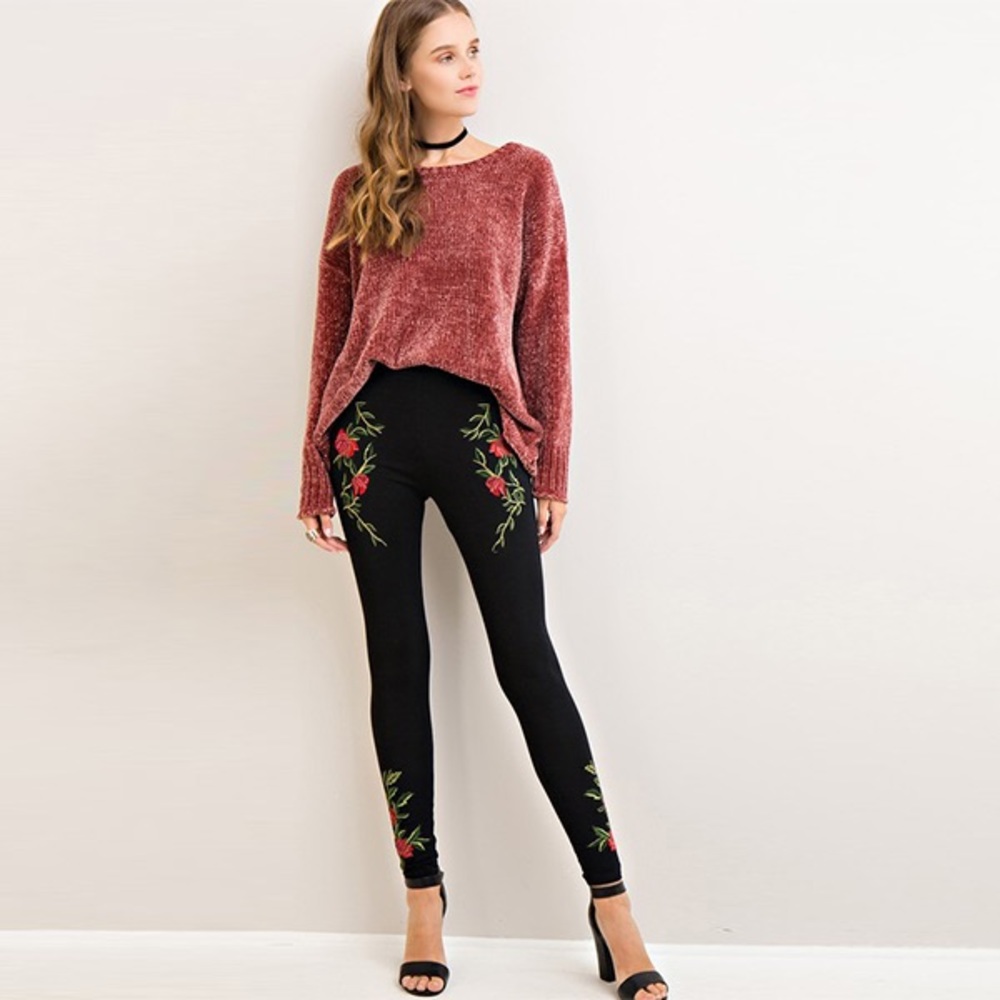 Pre-order.Floral embroidery detail casual leggings