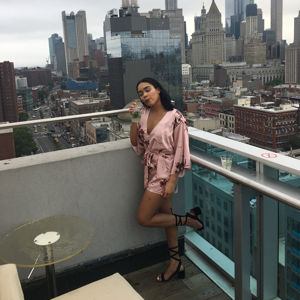 Pink satin romper - Picture 4 of 5