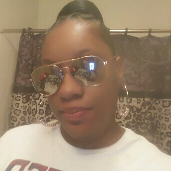 Meet your Posher, Victoria - Picture 1 of 1