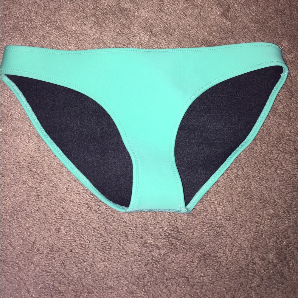 Bathing suit