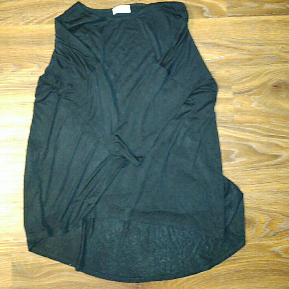 3/4 sleeve black high/low top