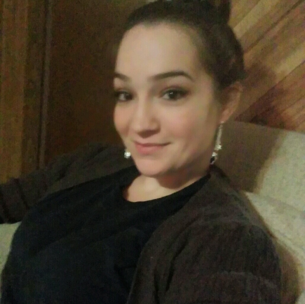 Meet your Posher, Alexis