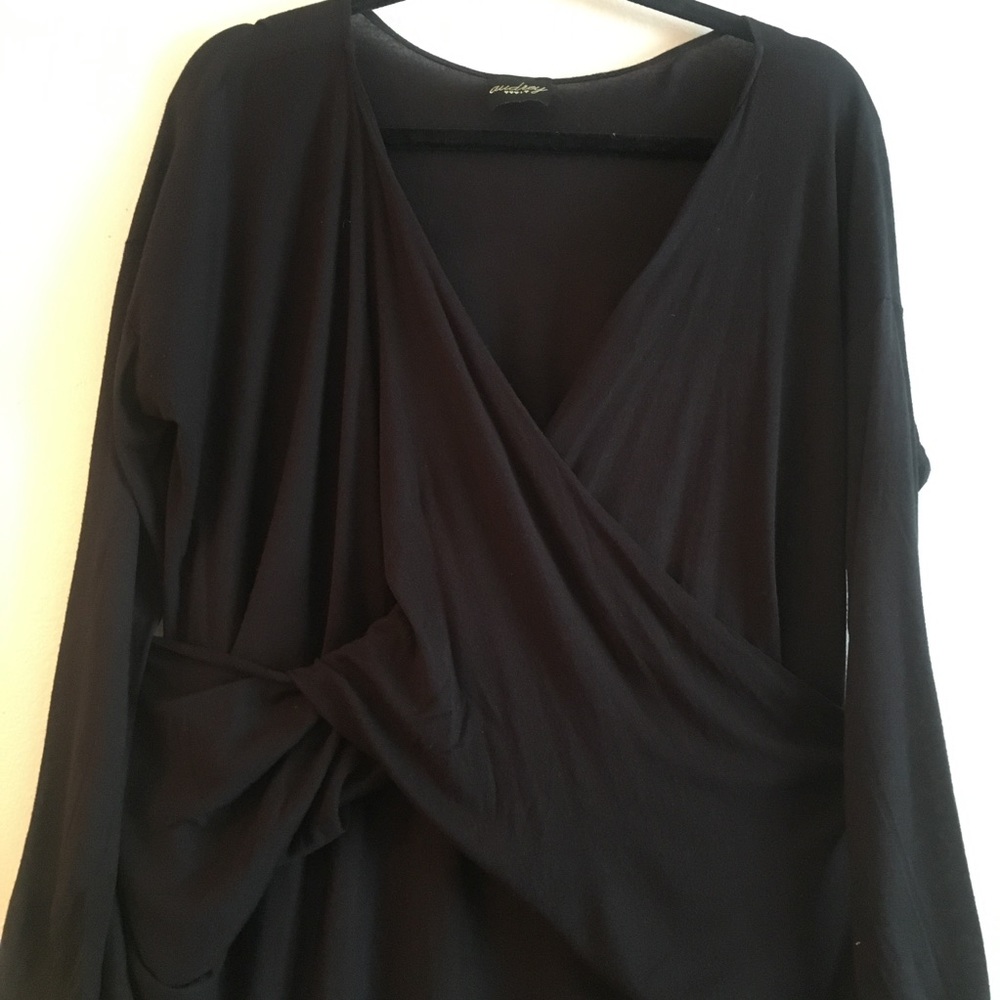 Audrey High Low Twist Top