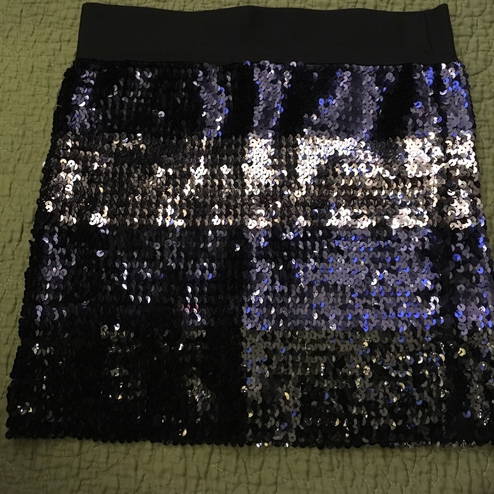 Sequined tube skirt.