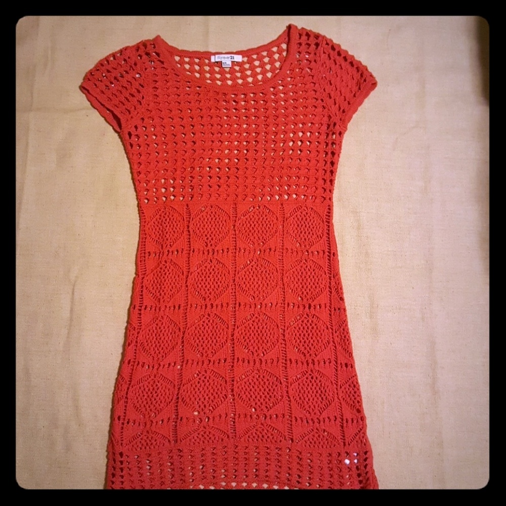 Short sleeved crocheted dress