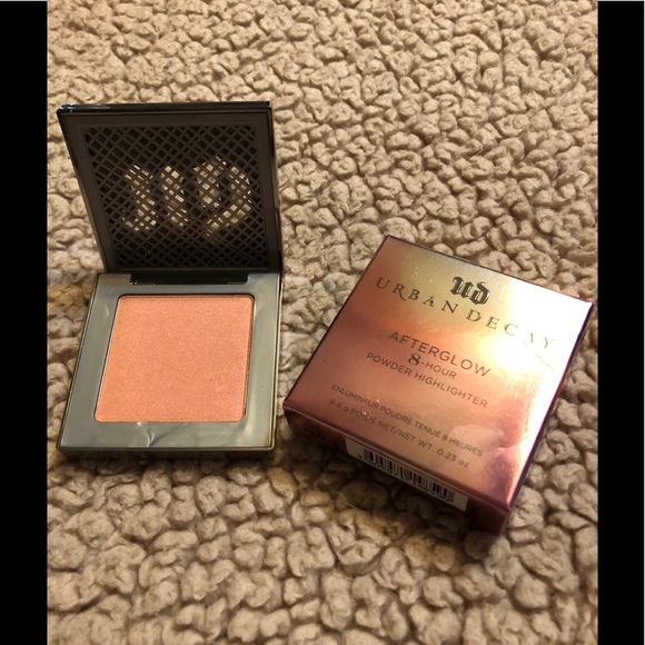 Urban Decay Other - Powder highlighter