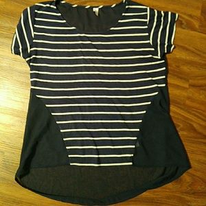 Short sleeve high/ low top