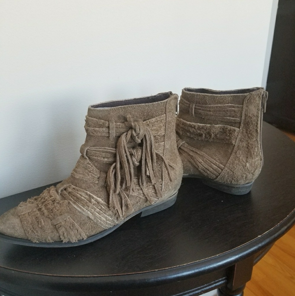Size 7 37 free people fringe suede  boots new
