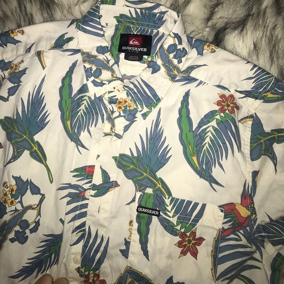 Small Quiksilver Button Down Shirt - Picture 2 of 4