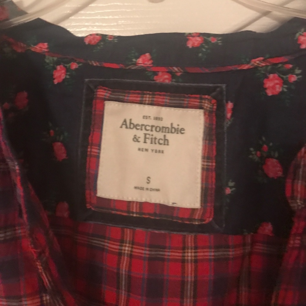 Abercrombie & Fitch top - Picture 2 of 3